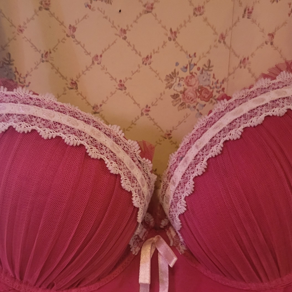 Neglige - Picture 3 of 3